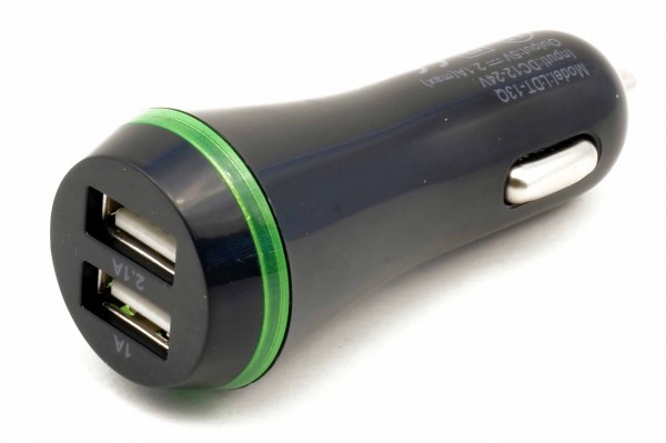 Автомобильное зарядное устройство 2 USB круглые (чер. с зелен. оконтовкой)
